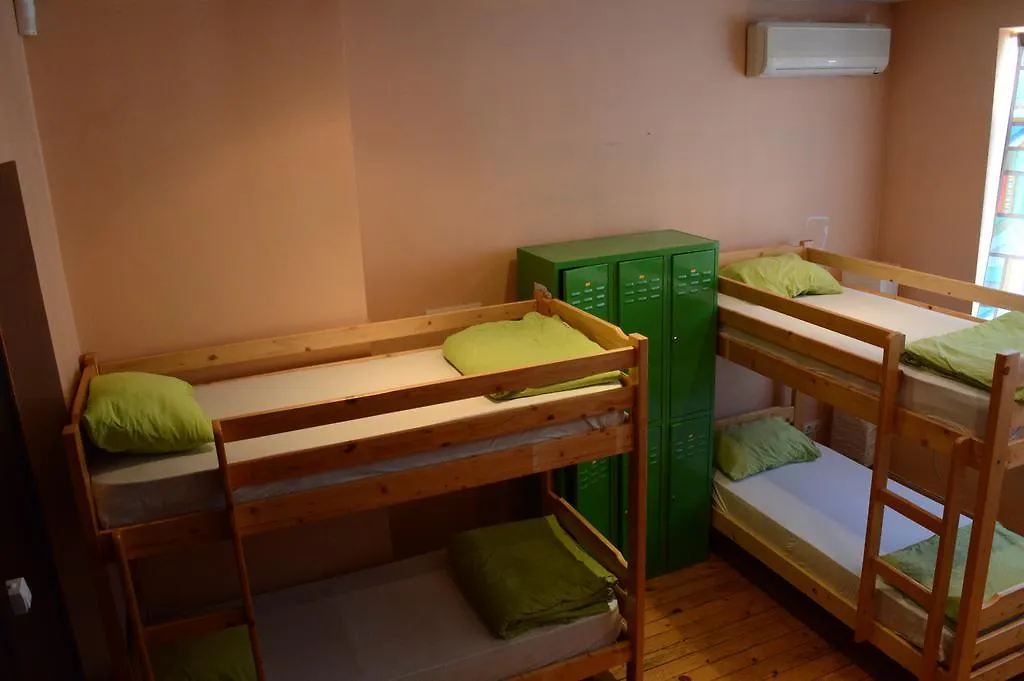 Elegance On A Budget - Rooms For Rent In Sofia Center Albergue