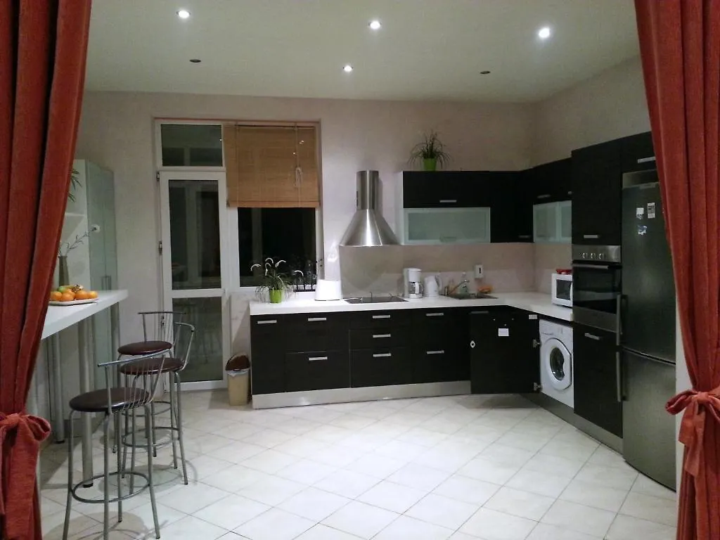 Albergue Elegance On A Budget - Rooms For Rent In Sofia Center Bulgária