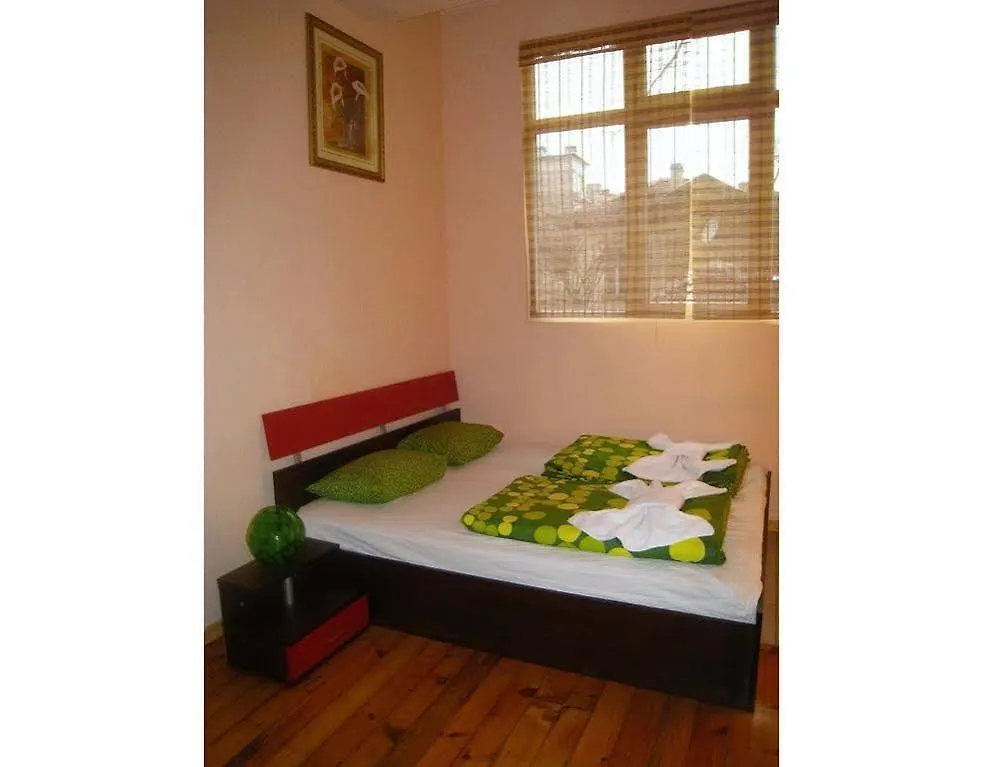 Elegance On A Budget - Rooms For Rent In Sofia Center