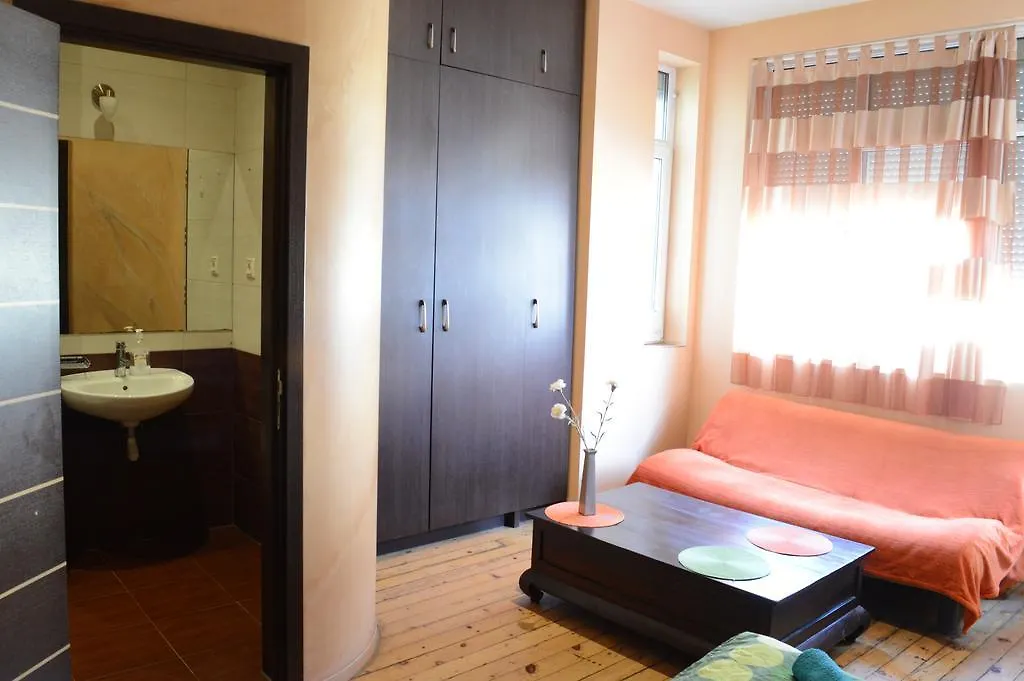 Hostel Elegance On A Budget - Rooms For Rent In Sofia Center