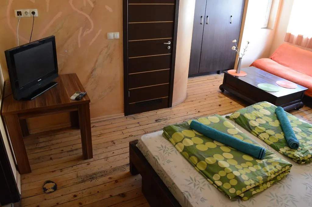 Elegance On A Budget - Rooms For Rent In Sofia Center 0*,  Bulgaria