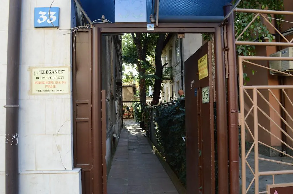 Elegance On A Budget - Rooms For Rent In Sofia Center 0*,  Bulgarije