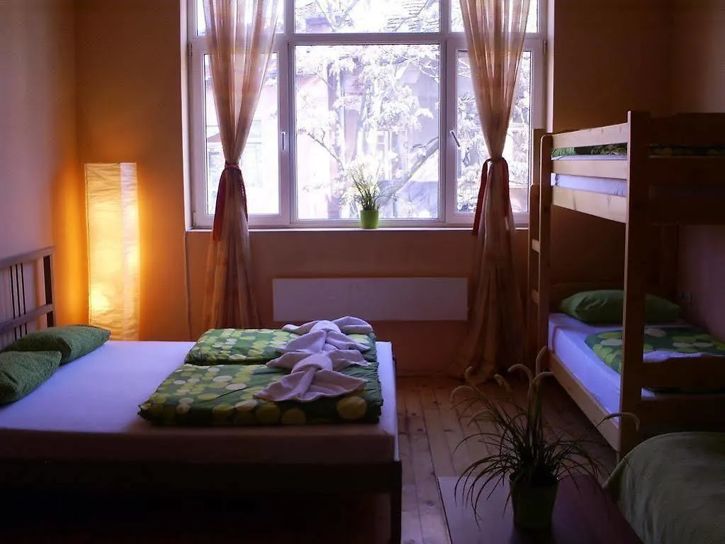 Elegance On A Budget - Rooms For Rent In Sofia Center 0*,  Bulgaristan