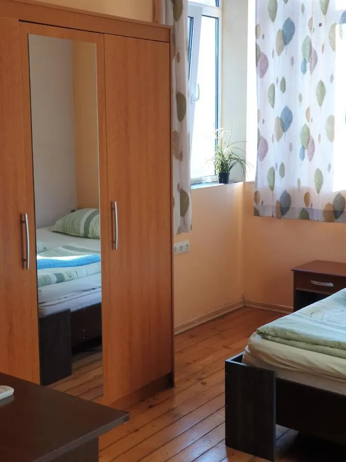 Hostel Elegance On A Budget - Rooms For Rent In Sofia Center
