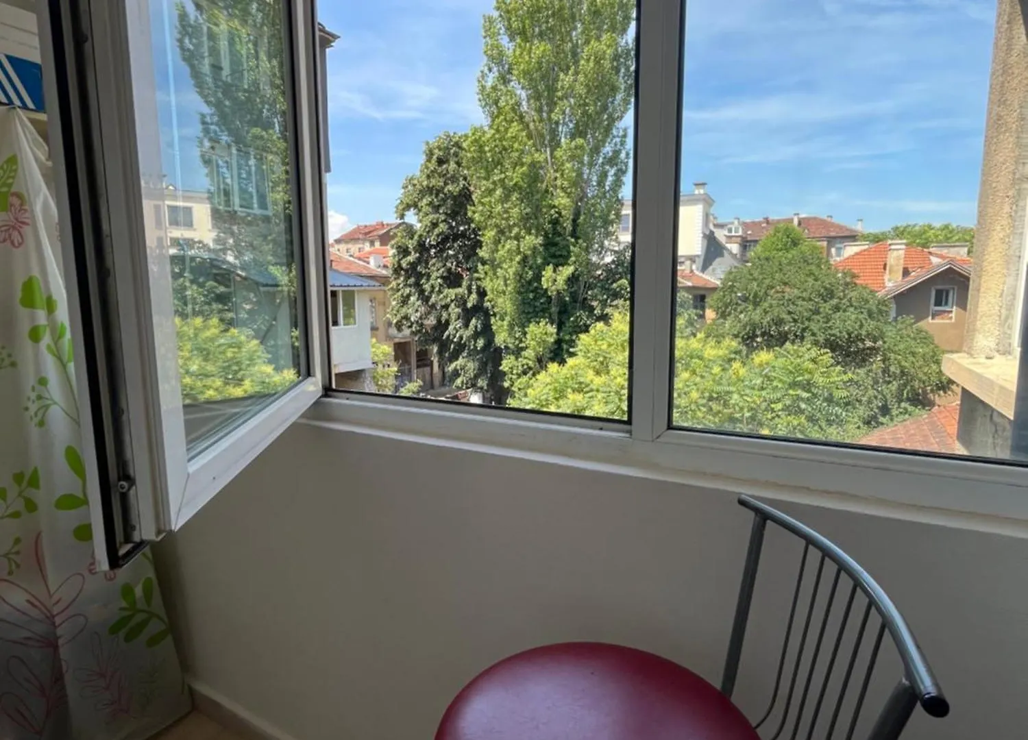 Elegance On A Budget - Rooms For Rent In Sofia Center Hostel