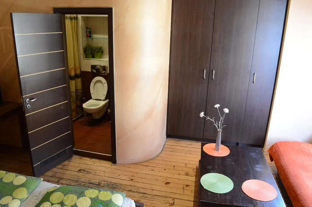 Hostel Elegance On A Budget - Rooms For Rent In Sofia Center Bulgaria